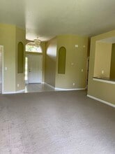 1147 Big Creek Drive in Wesley Chapel, FL - Foto de edificio - Building Photo