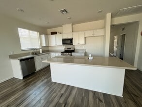 680 Bilston Dr in Patterson, CA - Building Photo - Building Photo