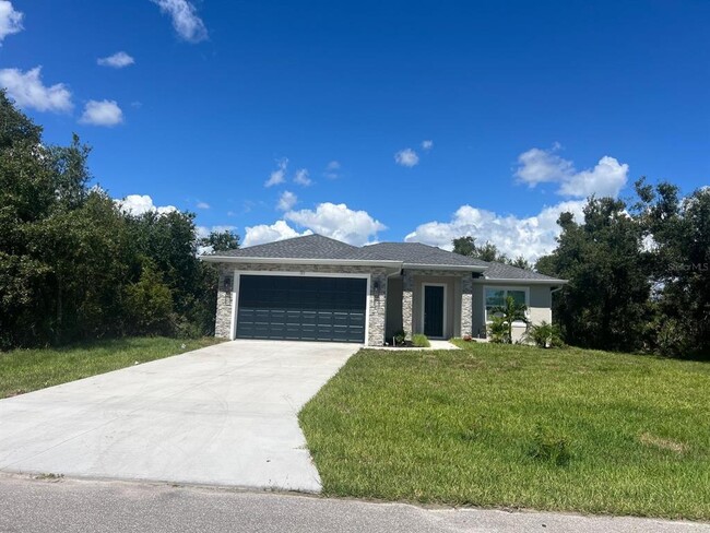 183 Wright Dr in Rotonda West, FL - Building Photo - Building Photo