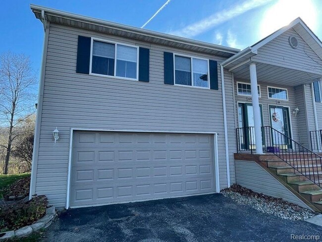 property at 1079 River Ridge Cir