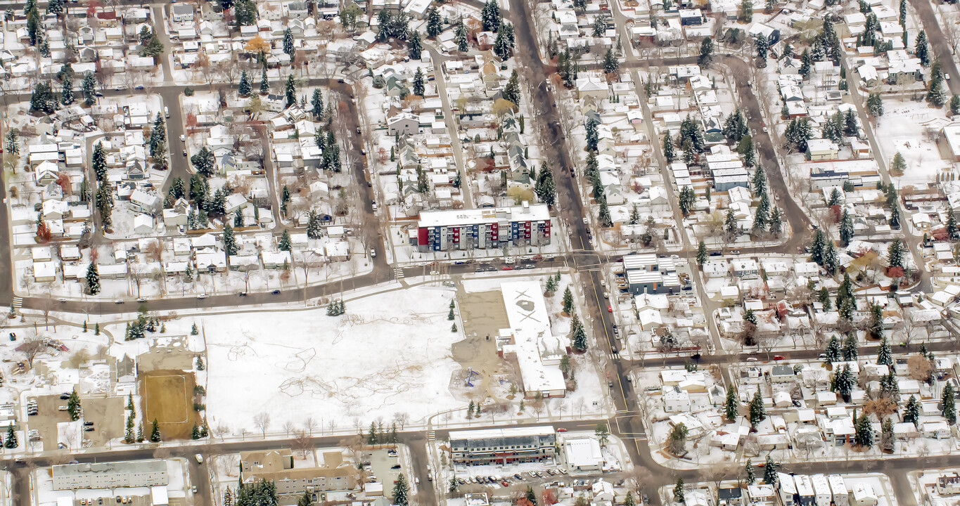 Sona Park Apartments in Edmonton, AB - Building Photo