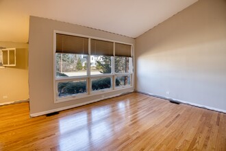 3131 Hill Ln in Wilmette, IL - Foto de edificio - Building Photo