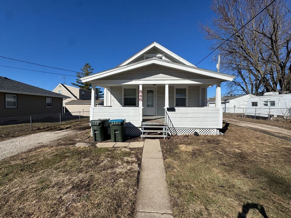 846 S 24th St in Fort Dodge, IA - Building Photo