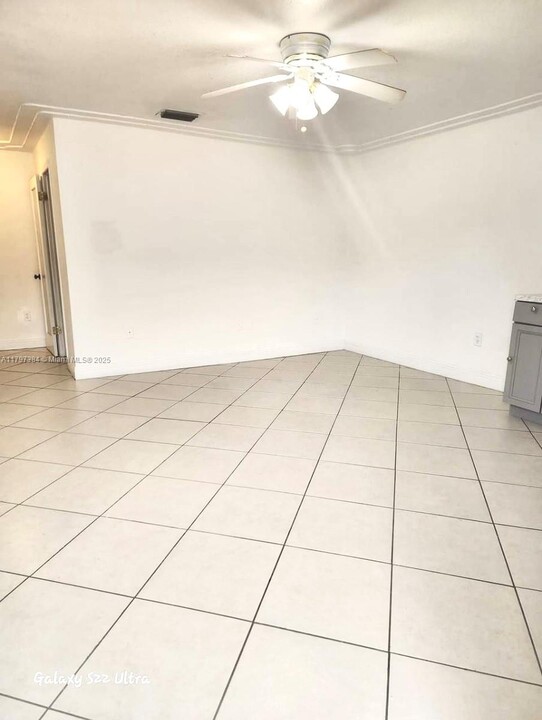 62 W 44th St in Hialeah, FL - Building Photo