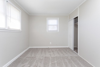 2292 Onslow Dr in Jacksonville, NC - Foto de edificio - Building Photo