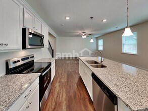 521 Smt Vw Ln in Canton, GA - Building Photo - Building Photo