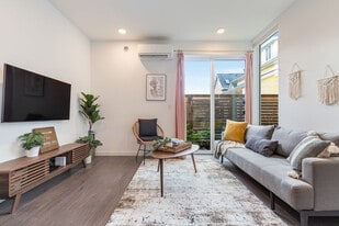 1215 E Union St in Seattle, WA - Building Photo