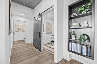 221 Main St N in St. Petersburg, FL - Building Photo - Building Photo