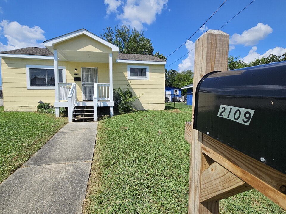 2109 Anderson Ave in Chattanooga, TN - Building Photo