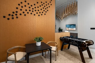 Vivien in Los Angeles, CA - Building Photo - Building Photo