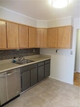 893 Farmington Ave, Unit 2H in West Hartford, CT - Building Photo - Building Photo