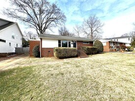 4334 Applegate Rd in Charlotte, NC - Building Photo