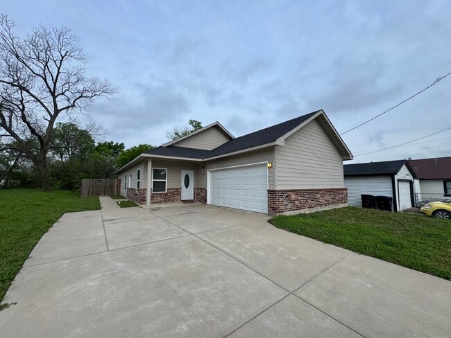 property at 2612 Texas St