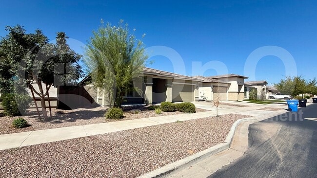 5530 N 107th Ln in Phoenix, AZ - Building Photo - Building Photo