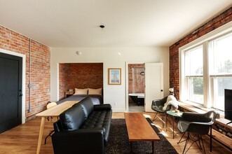 The Charlotte Apartments in Detroit, MI - Building Photo - Building Photo