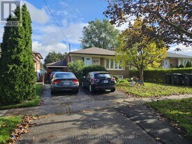 147 Fitzgibbon Ave in Toronto, ON - Building Photo