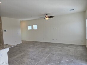1075 Gentle Swan in Henderson, NV - Building Photo - Building Photo