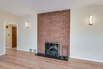 8109 Karlov Ave in Skokie, IL - Building Photo - Building Photo
