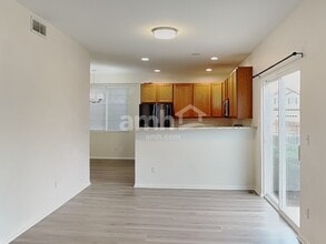 16447 E 97th Pl in Commerce City, CO - Foto de edificio - Building Photo