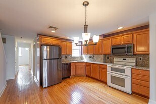 1635 Passyunk Ave in Philadelphia, PA - Building Photo
