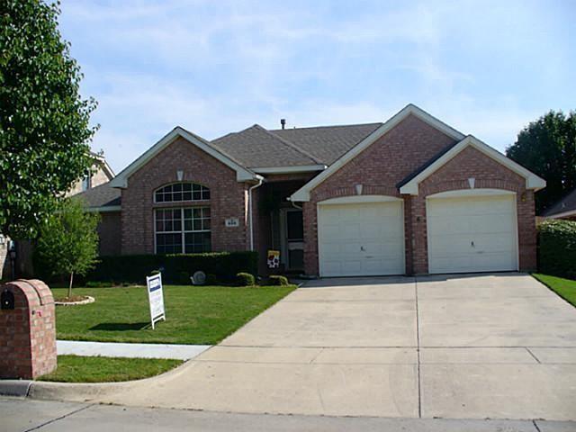 608 Cherry Tree Dr in Keller, TX - Building Photo