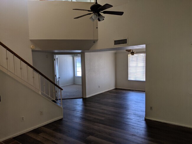 819 N College Ave, Unit K-136 in Tempe, AZ - Building Photo - Building Photo