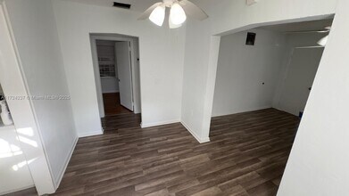 1271 NE 32nd St in Oakland Park, FL - Building Photo - Building Photo