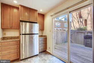 510 Colecroft Ct in Alexandria, VA - Building Photo - Building Photo