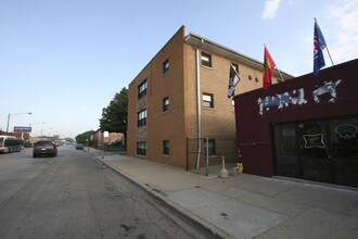 5901 N Naper Ave in Chicago, IL - Building Photo - Building Photo