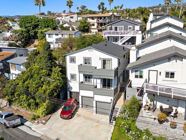 161 Avenida Florencia in San Clemente, CA - Building Photo - Building Photo