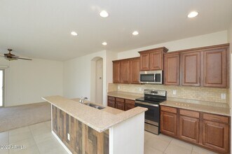 802 W Witt Ave in San Tan Valley, AZ - Foto de edificio - Building Photo