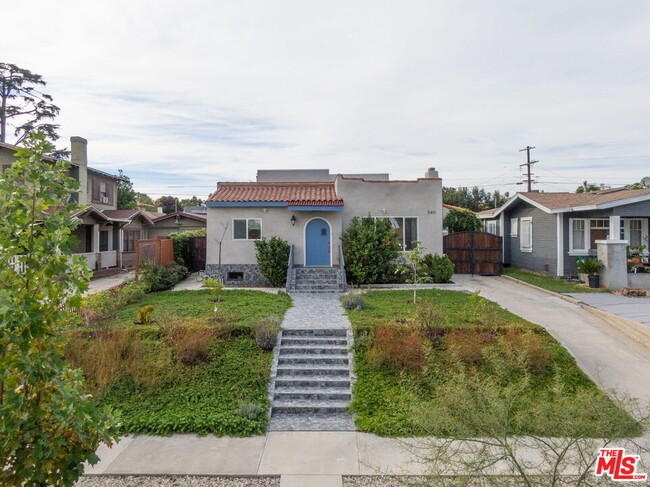 5413 Brynhurst Ave in Los Angeles, CA - Building Photo - Building Photo