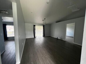 4877 30th St SW in Lehigh Acres, FL - Building Photo - Building Photo