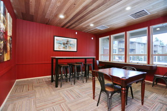 Sunset Park Apartments in Seattle, WA - Building Photo - Interior Photo