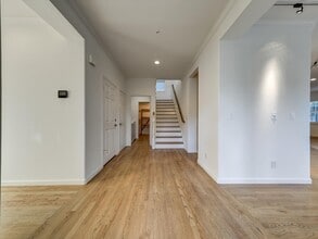 50 Bridgewater Dr in San Rafael, CA - Foto de edificio - Building Photo