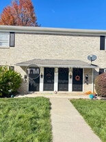 302 Lincoln Ave in Ephrata, PA - Building Photo