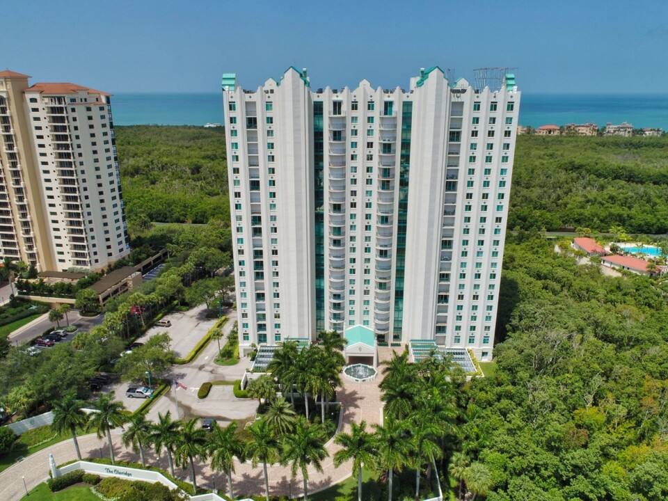 7515 Pelican Bay Blvd, Unit 2A in Naples, FL - Building Photo