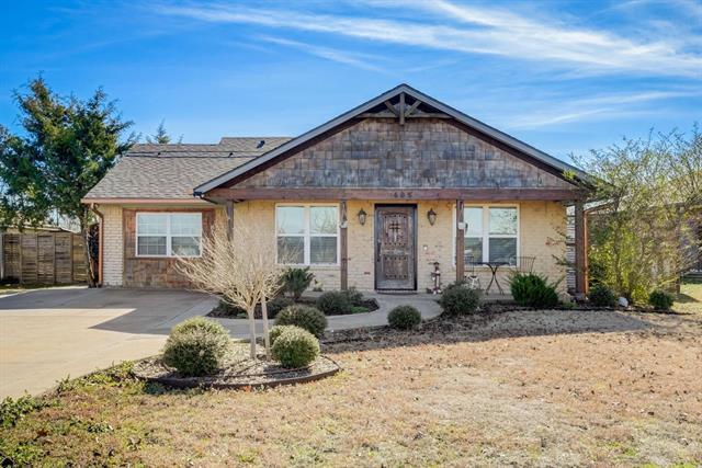 405 Hubbard in Nevada, TX - Building Photo