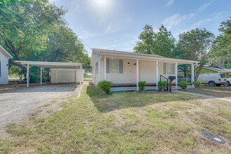 830 Carver St in Mesquite, TX - Foto de edificio - Building Photo