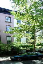 459 W 21st St in New York, NY - Building Photo - Building Photo