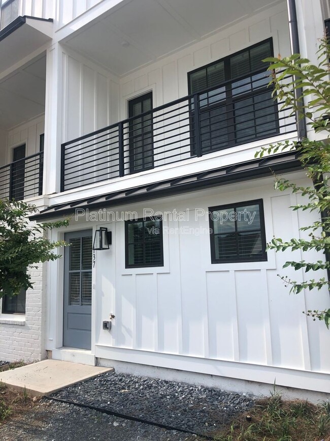 137 Pacer Pl in Atlanta, GA - Building Photo - Building Photo