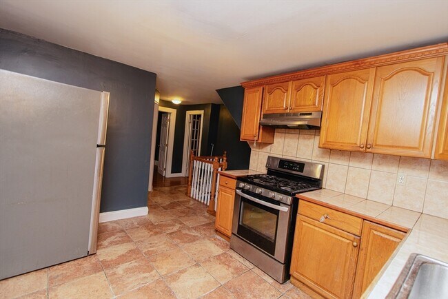 22 Bolton Pl in Brockton, MA - Building Photo - Building Photo