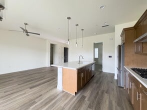 3025 22nd Ave in Kingsburg, CA - Building Photo - Building Photo