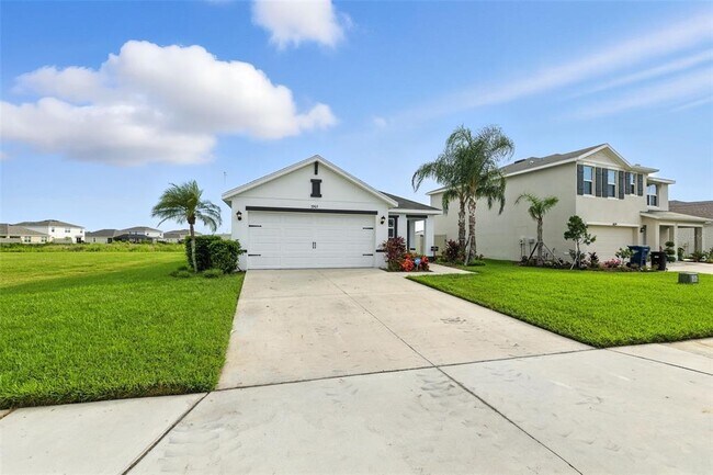 3903 Silver Strand Trl in Palmetto, FL - Building Photo - Building Photo