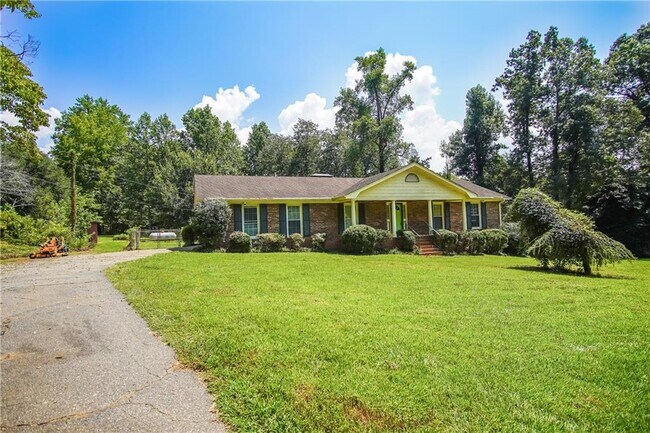 property at 2173 Holly Ct