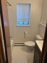 10621 W Lincoln Ave in West Allis, WI - Building Photo - Building Photo