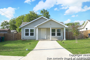 1638 Peck Ave in San Antonio, TX - Building Photo