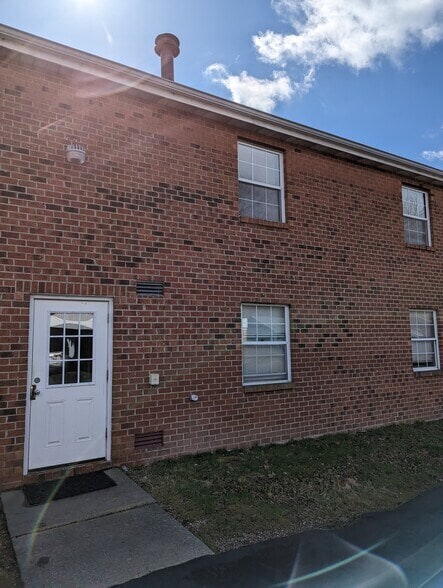 3734 Indian Run Dr, Unit 2 in Canfield, OH - Foto de edificio - Building Photo