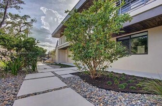 1273 NE 38th St in Oakland Park, FL - Building Photo - Building Photo