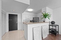 215 Michigan Ave, Unit 1406 in Miami Beach, FL - Building Photo - Building Photo